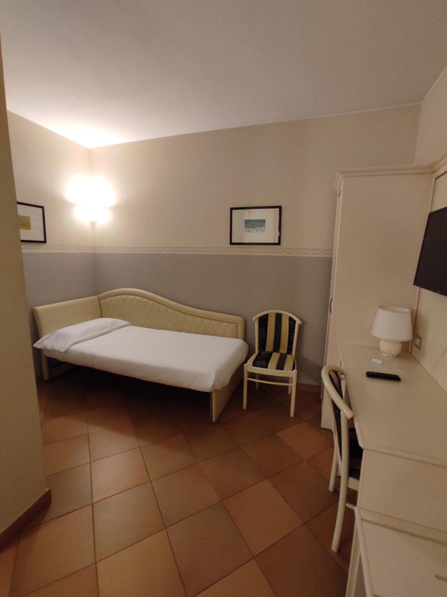 Hotel Le Mura Foligno Exterior foto