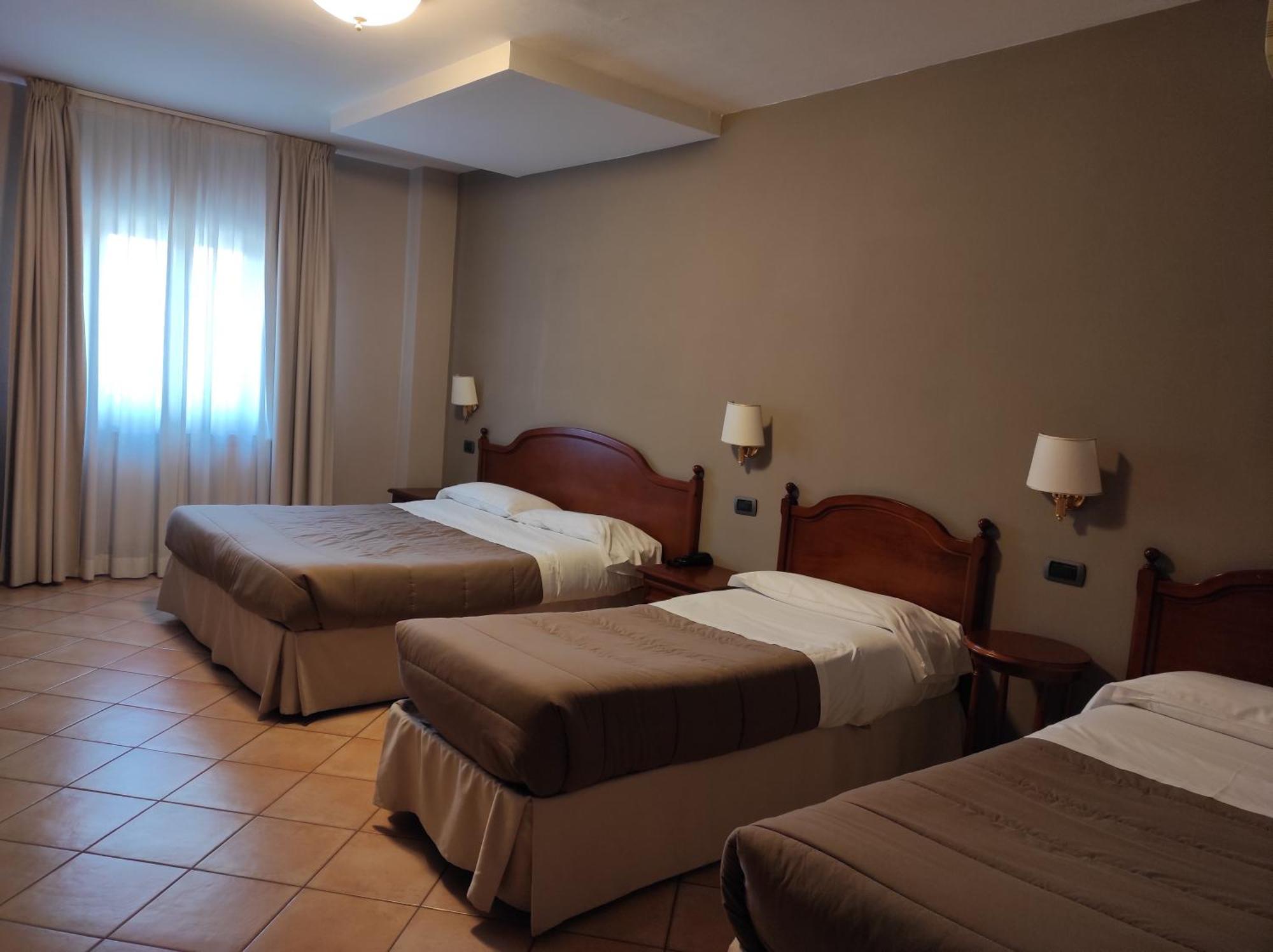 Hotel Le Mura Foligno Exterior foto