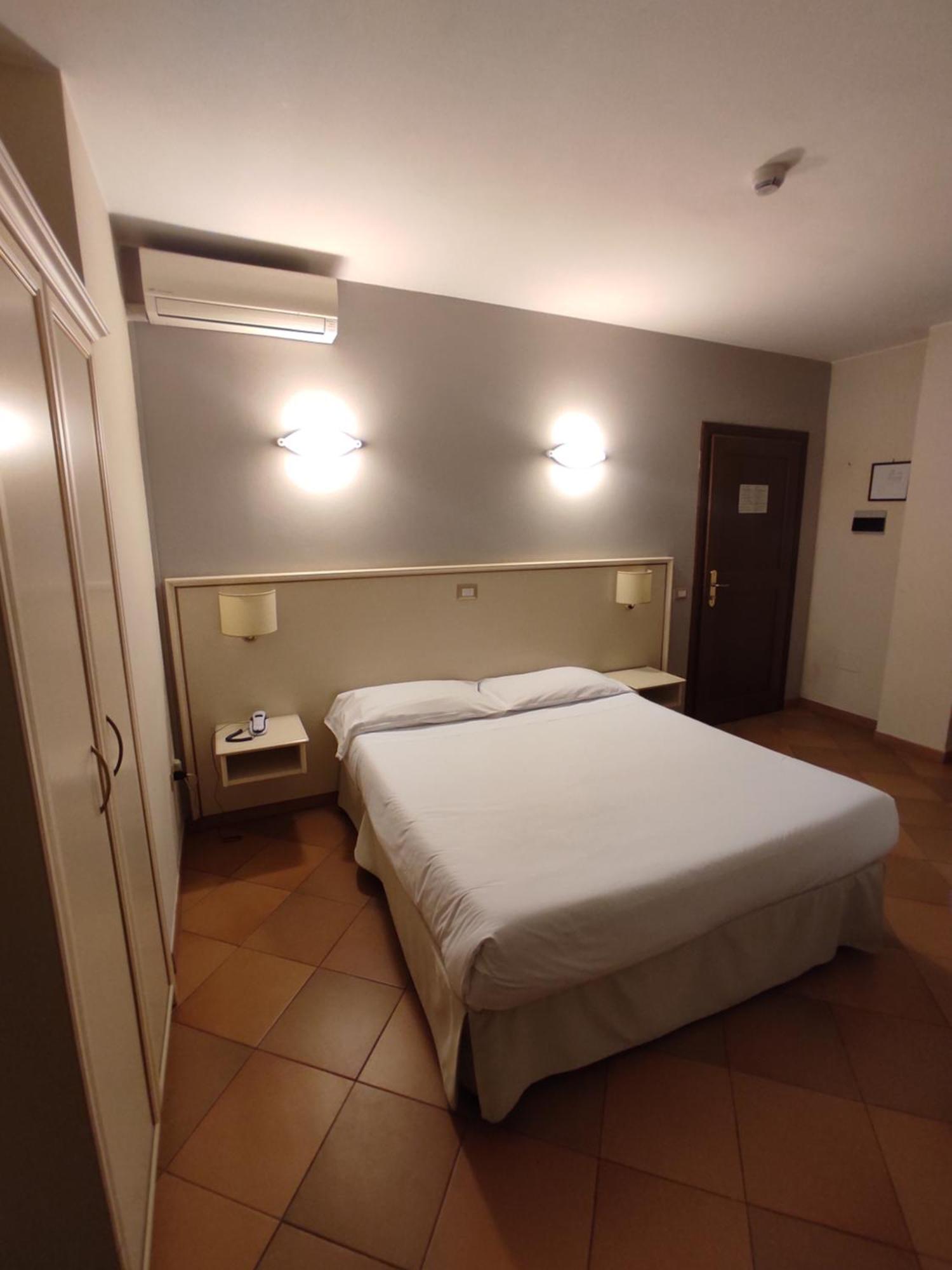 Hotel Le Mura Foligno Exterior foto