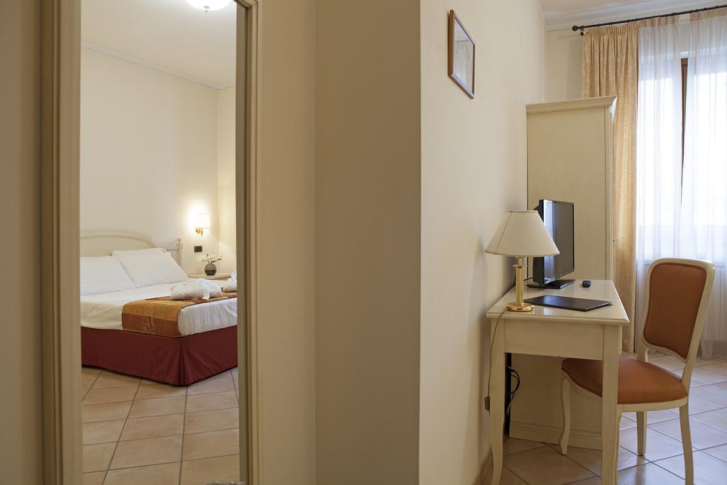 Hotel Le Mura Foligno Exterior foto