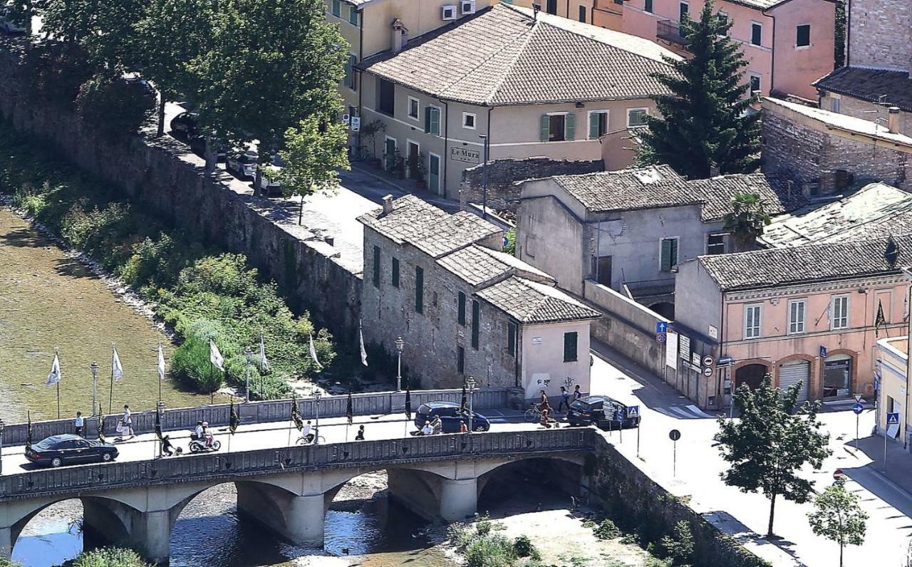 Hotel Le Mura Foligno Exterior foto