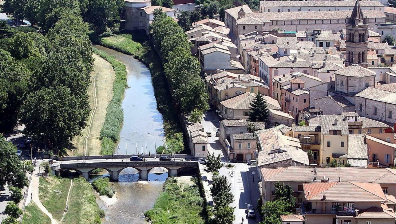 Hotel Le Mura Foligno Exterior foto
